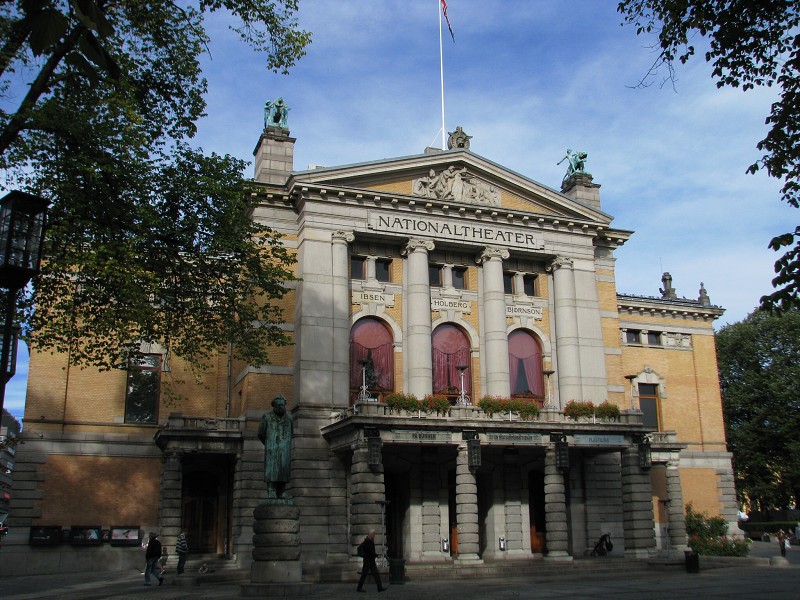 Národní divadlo (Nationaltheatret), ulice Stortingsgata