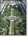Park Champ de Mars z Eiffelovky